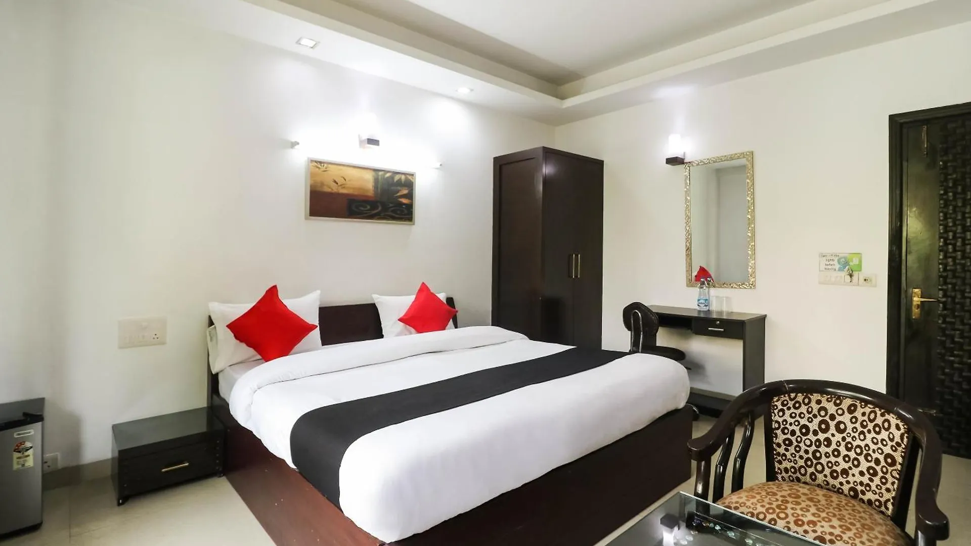 Hotel O R R Residency Gurgaon