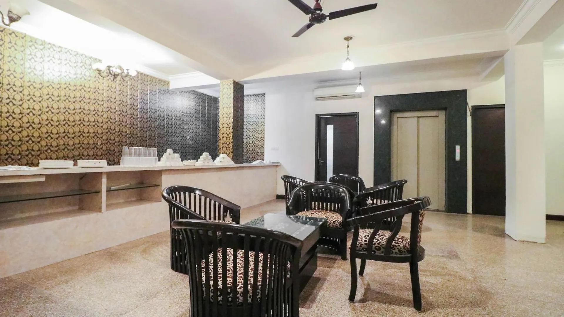 Hotel O R R Residency Gurgaon Indien